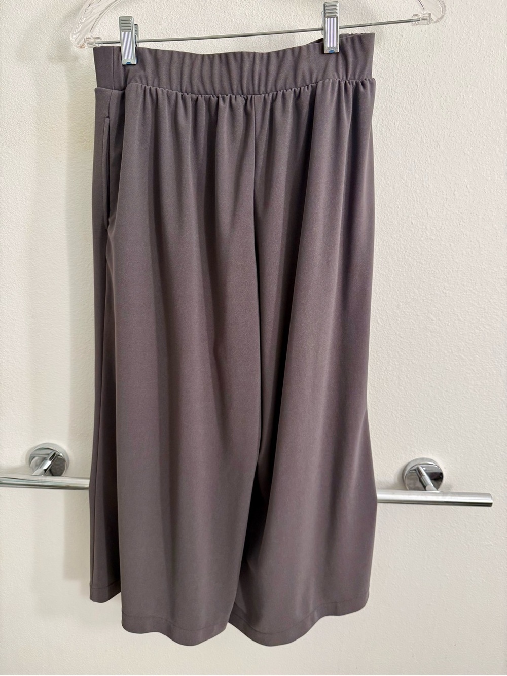 Uniqlo Dark Gray Wide Leg Culottes - Picture 3 of 4